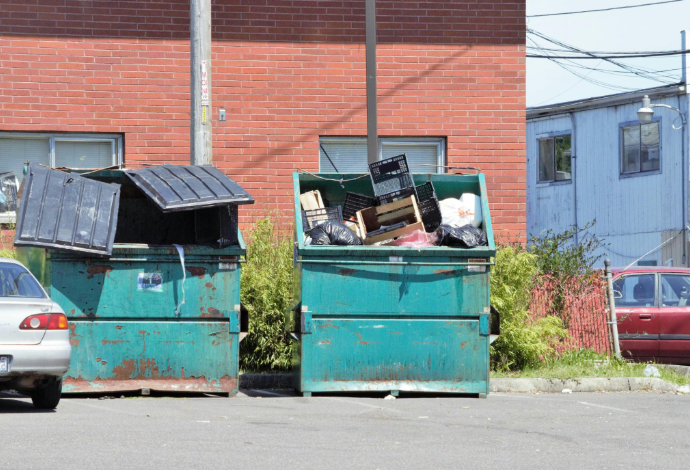 5 Reasons Why Renting a Roll Off Dumpster Near You Makes Cleanup Easy